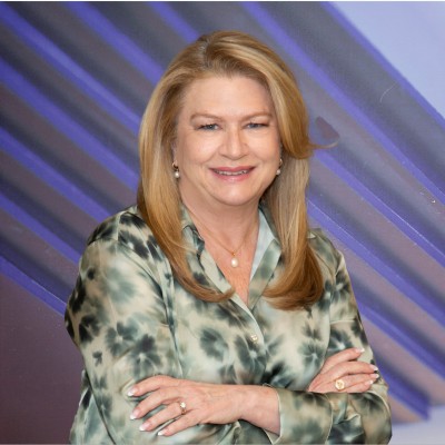 Headshot - Gail Lehman